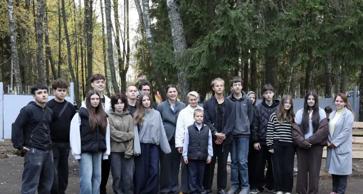 В Алексине подростки превращают заброшенную танцплощадку в творческое пространство