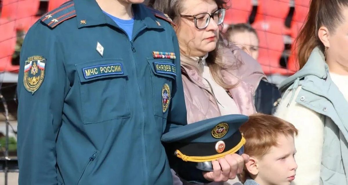 В Новомосковске спасатели сыграли в мини-футбол в память о погибших пожарных