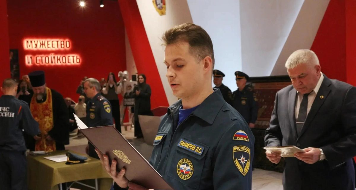 Молодой пожарный из Тулы рассказал, почему страх отходит в сторону на выезде